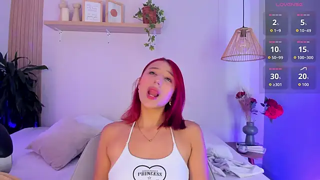 Cristalfoxy  online show from December 13, 2025, 8:04 pm