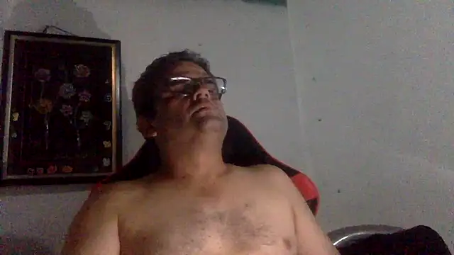 Snapshot of Katracho6969 chatting on April 21, 2026, 2:37 am Katracho6969 online show from April 21, 2026, 2:37 am