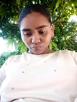 Lucy-Ferr online show from December 5, 2025, 2:14 pm