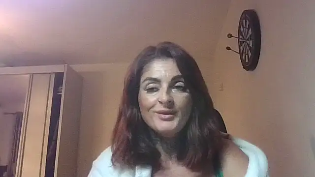 Snapshot of IrishmilfAnna chatting on September 9, 2025, 7:46 pm IrishmilfAnna online show from September 9, 2025, 7:46 pm