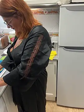 Snapshot of IrishmilfAnna chatting on October 16, 2025, 7:04 pm IrishmilfAnna online show from October 16, 2025, 7:04 pm