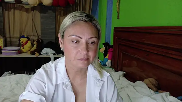  Charlize theron  online show from January 18, 2026, 2:04 am