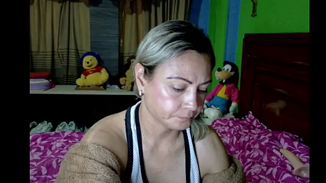 Snapshot of _Charlize_theron_ chatting on April 21, 2026, 1:42 am Charlize theron online show from April 21, 2026, 1:42 am