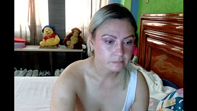 Snapshot of _Charlize_theron_ chatting on April 24, 2026, 7:16 pm Charlize theron online show from April 24, 2026, 7:16 pm