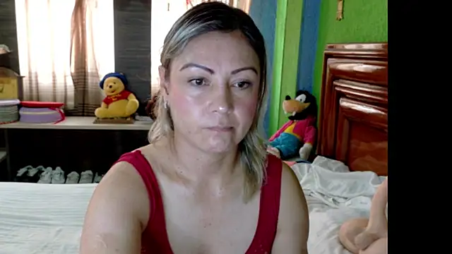 Snapshot of _Charlize_theron_ chatting on May 1, 2026, 4:44 pm Charlize theron online show from May 1, 2026, 4:44 pm