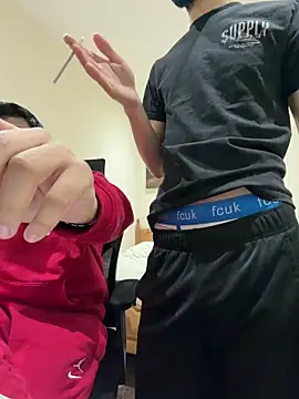 Snapshot of mixedcouplee69 chatting on December 17, 2025, 9:43 pm mixedcouplee69 online show from December 17, 2025, 9:43 pm