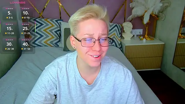 AlexandraGreen online show from November 6, 2025, 9:15 pm