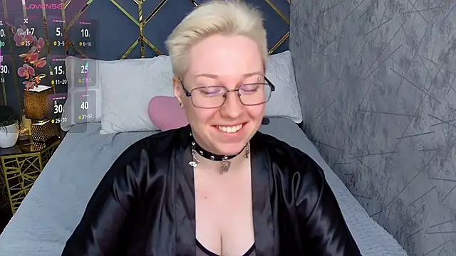 AlexandraGreen online show from November 8, 2025, 9:02 pm