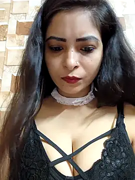 QUEEN-ADITI online show from September 26, 2025, 2:54 pm