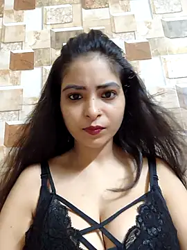 QUEEN-ADITI online show from September 30, 2025, 2:00 pm