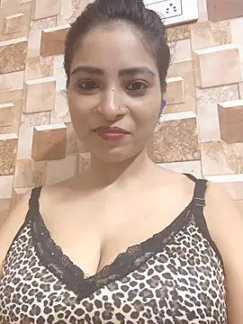 QUEEN-ADITI online show from October 2, 2025, 3:30 pm