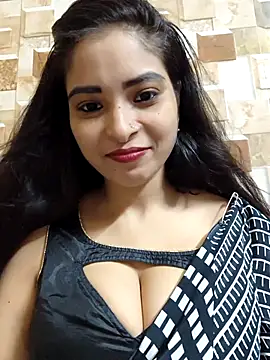 QUEEN-ADITI online show from October 5, 2025, 2:59 pm