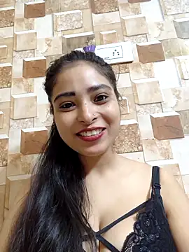 QUEEN-ADITI online show from October 10, 2025, 3:22 pm