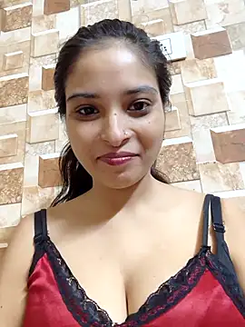 QUEEN-ADITI online show from October 13, 2025, 2:44 am