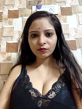 QUEEN-ADITI online show from October 20, 2025, 4:29 pm