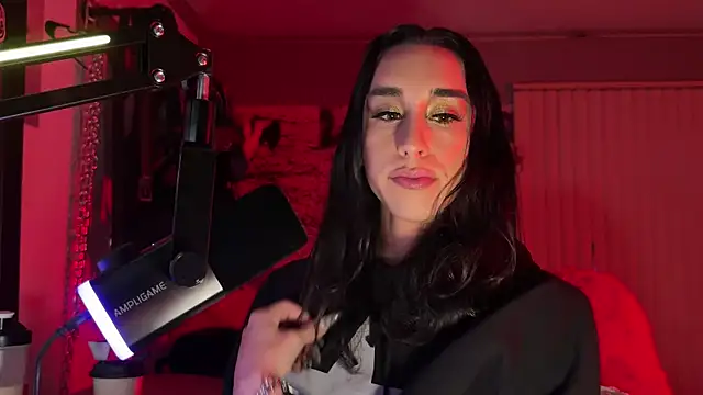 xoFrankie online show from April 15, 2026, 2:29 am