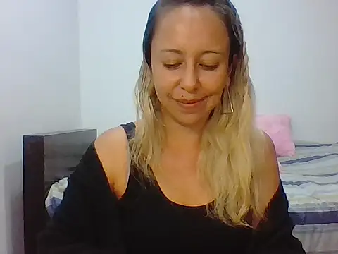 leah susman online show from November 1, 2025, 2:02 am