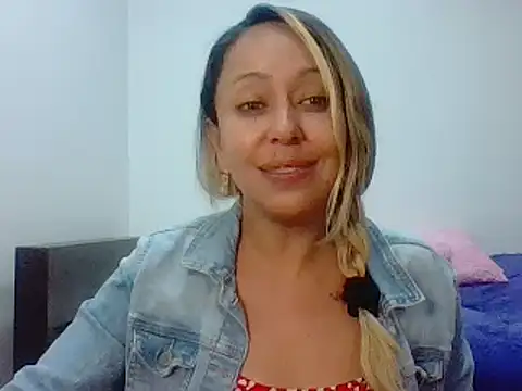 leah susman online show from December 4, 2025, 2:21 am