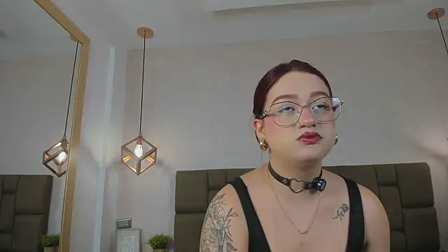 Julieth Rojas online show from March 13, 2026, 3:57 am