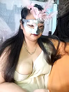 Snapshot of Tanisha-Chy chatting on November 18, 2025, 6:01 pm Tanisha-Chy online show from November 18, 2025, 6:01 pm