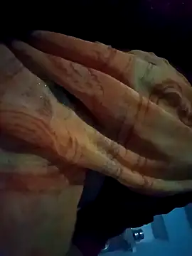 Snapshot of Meenu_chauhan chatting on October 31, 2025, 4:02 am Meenu chauhan online show from October 31, 2025, 4:02 am