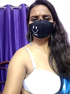 Snapshot of cutie_pei002 chatting on December 14, 2025, 8:13 pm cutie pei002 online show from December 14, 2025, 8:13 pm