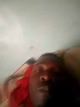 Snapshot of Mrhugeblack chatting on September 29, 2025, 8:08 am Mrhugeblack online show from September 29, 2025, 8:08 am