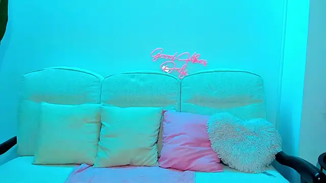 JessicaSky  online show from April 15, 2026, 7:58 pm