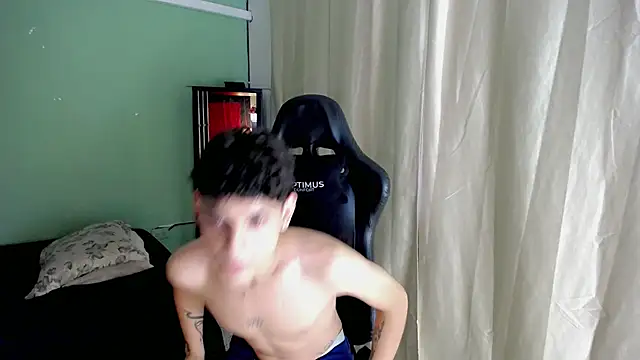 dilan hott  online show from November 27, 2025, 7:49 pm