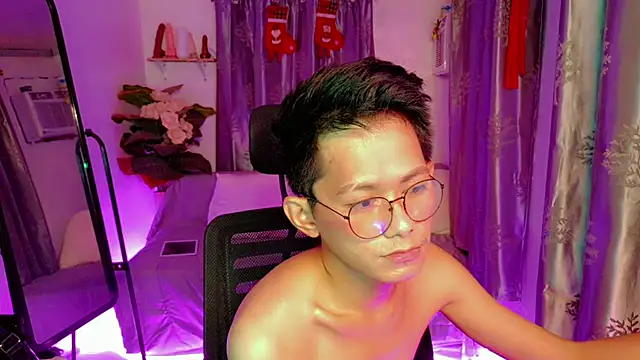 Skinny CumLoader69 online show from November 22, 2025, 6:18 pm