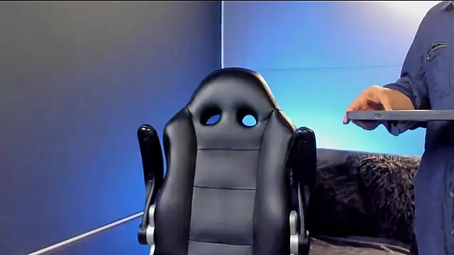 Snapshot of AliceFit_212 chatting on November 1, 2025, 8:27 am AliceFit 212 online show from November 1, 2025, 8:27 am