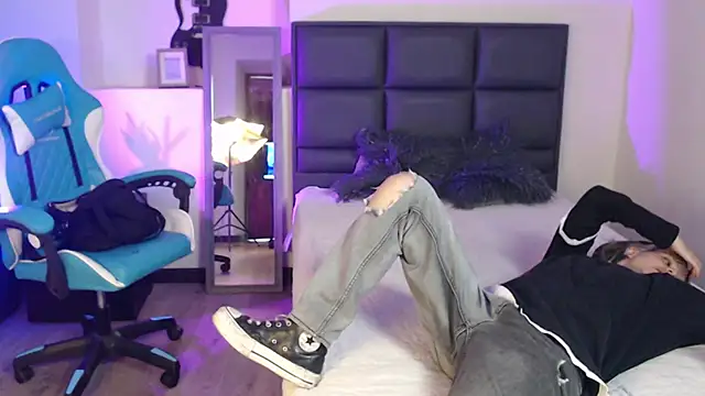 Amnesia  online show from November 11, 2025, 1:00 pm