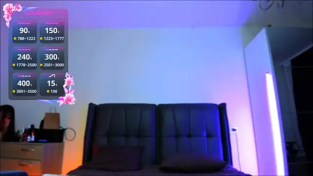 Snapshot of Veronica_Larsson chatting on September 20, 2025, 4:52 pm Veronica Larsson online show from September 20, 2025, 4:52 pm