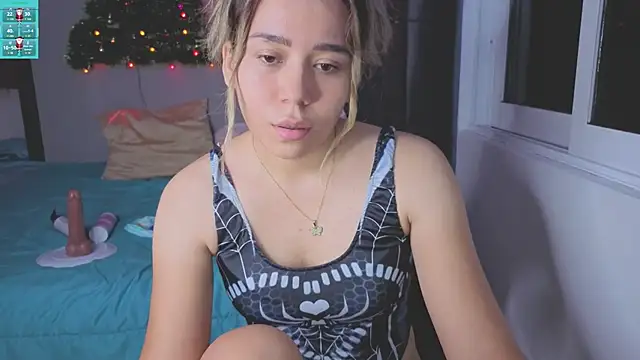 Aiilyn Ds online show from December 15, 2025, 12:04 am