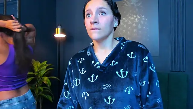 aliceandsia online show from September 29, 2025, 12:10 pm