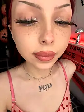 Lina Thornton  online show from October 16, 2025, 10:11 pm