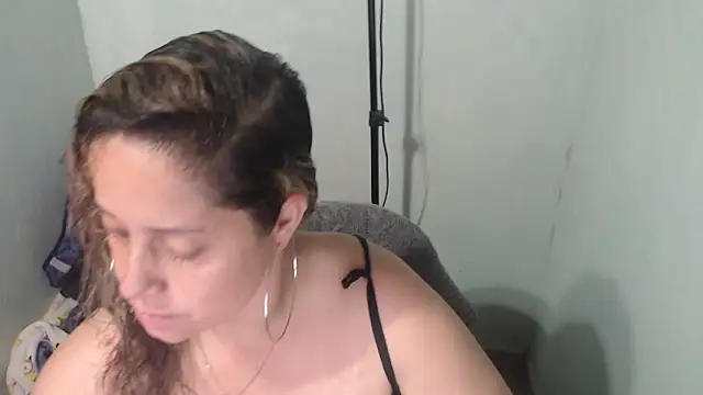 Brenda bigtitis online show from February 16, 2026, 7:32 pm