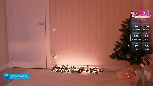 Miablueye online show from December 21, 2025, 3:41 pm