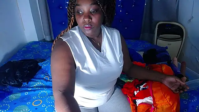 ebony NeighborMoans online show from December 2, 2025, 3:23 am