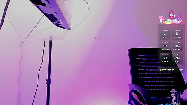 MiaaFarrel online show from October 26, 2025, 8:20 am