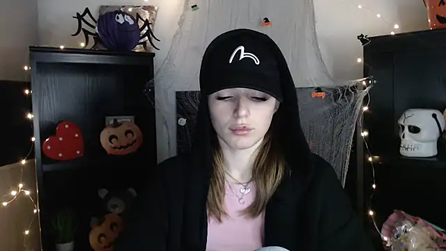 JuiceLips   online show from November 2, 2025, 9:11 am