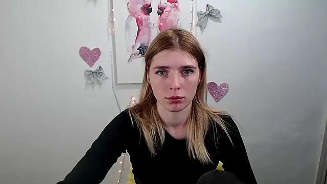 JuiceLips   online show from December 2, 2025, 2:23 pm