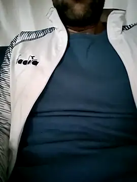 Snapshot of fearleass chatting on November 17, 2025, 8:36 pm fearleass online show from November 17, 2025, 8:36 pm