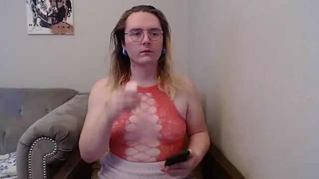 Elliebell online show from January 13, 2026, 5:51 pm