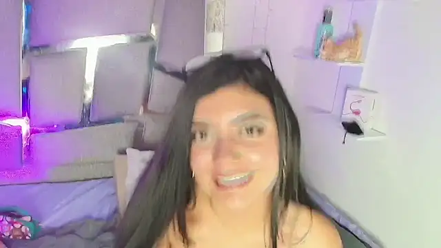 jennifer Scot online show from October 25, 2025, 4:46 pm