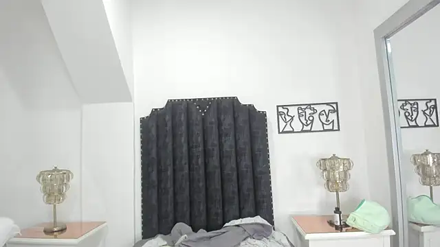 SkinnyGirl 28 online show from February 10, 2026, 7:40 pm