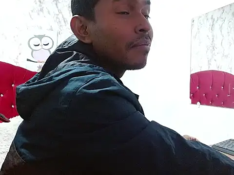 Snapshot of Adam_Morgan2 chatting on December 19, 2025, 4:30 am Adam Morgan2 online show from December 19, 2025, 4:30 am