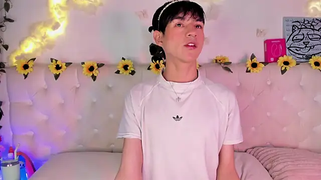 AleAurarashi online show from March 7, 2026, 3:47 am