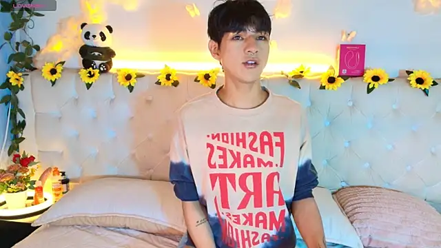 AleAurarashi online show from March 13, 2026, 3:57 am