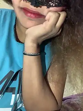 NeoleeLkr online show from November 7, 2025, 11:21 am